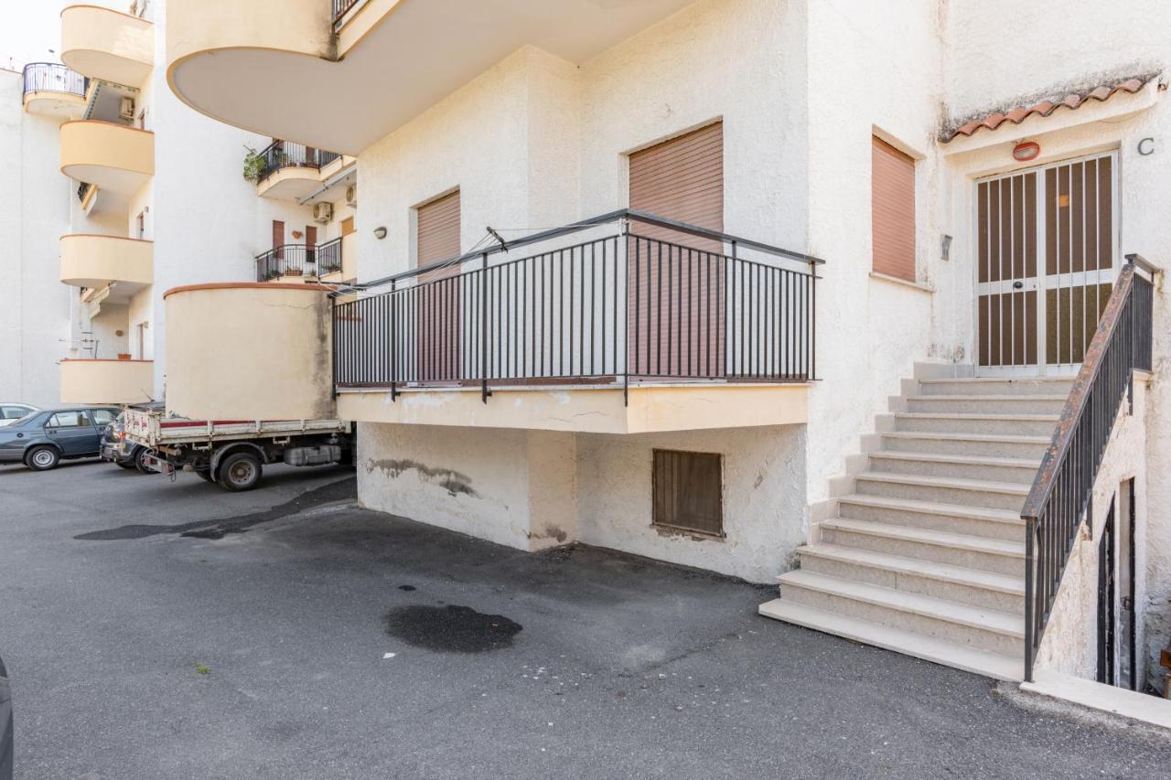 Giardini Naxos Apartment With Terrace Near The Sea Dış mekan fotoğraf